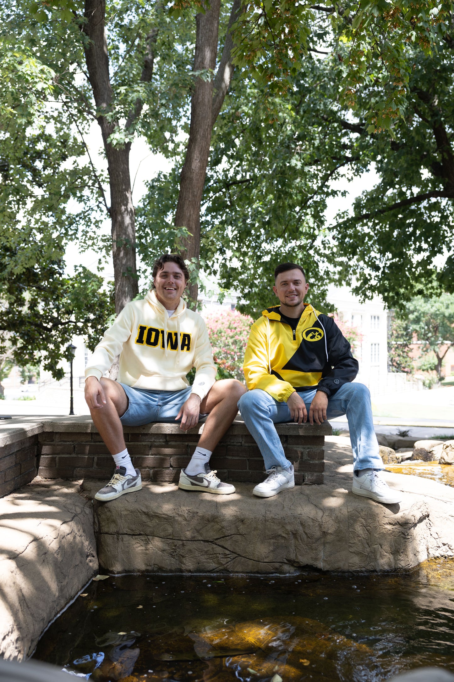 Sudadera con capucha de chenilla de los Iowa Hawkeyes