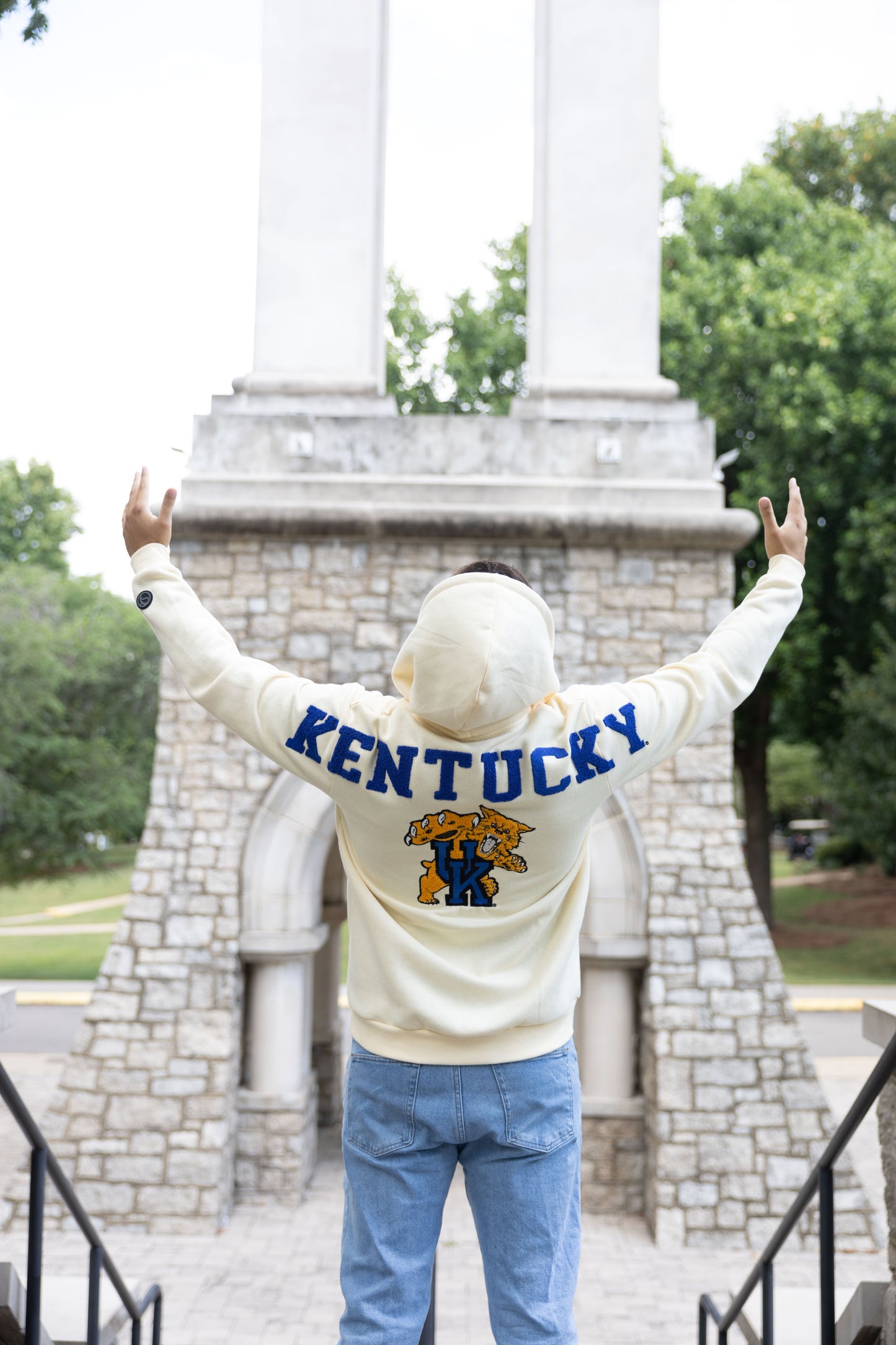 Chaqueta con cremallera de chenilla color hueso de los Kentucky Wildcats