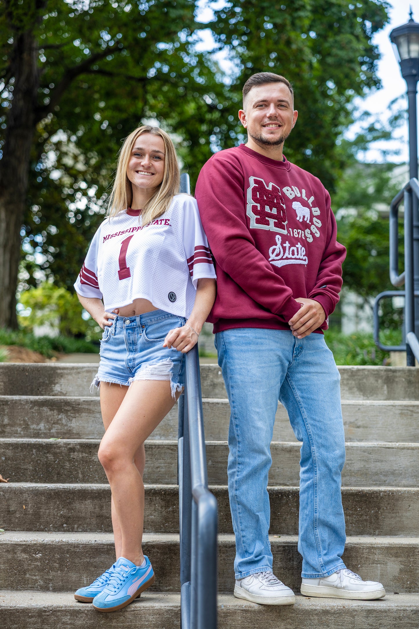 Camiseta de fútbol recortada de los Mississippi State Bulldogs